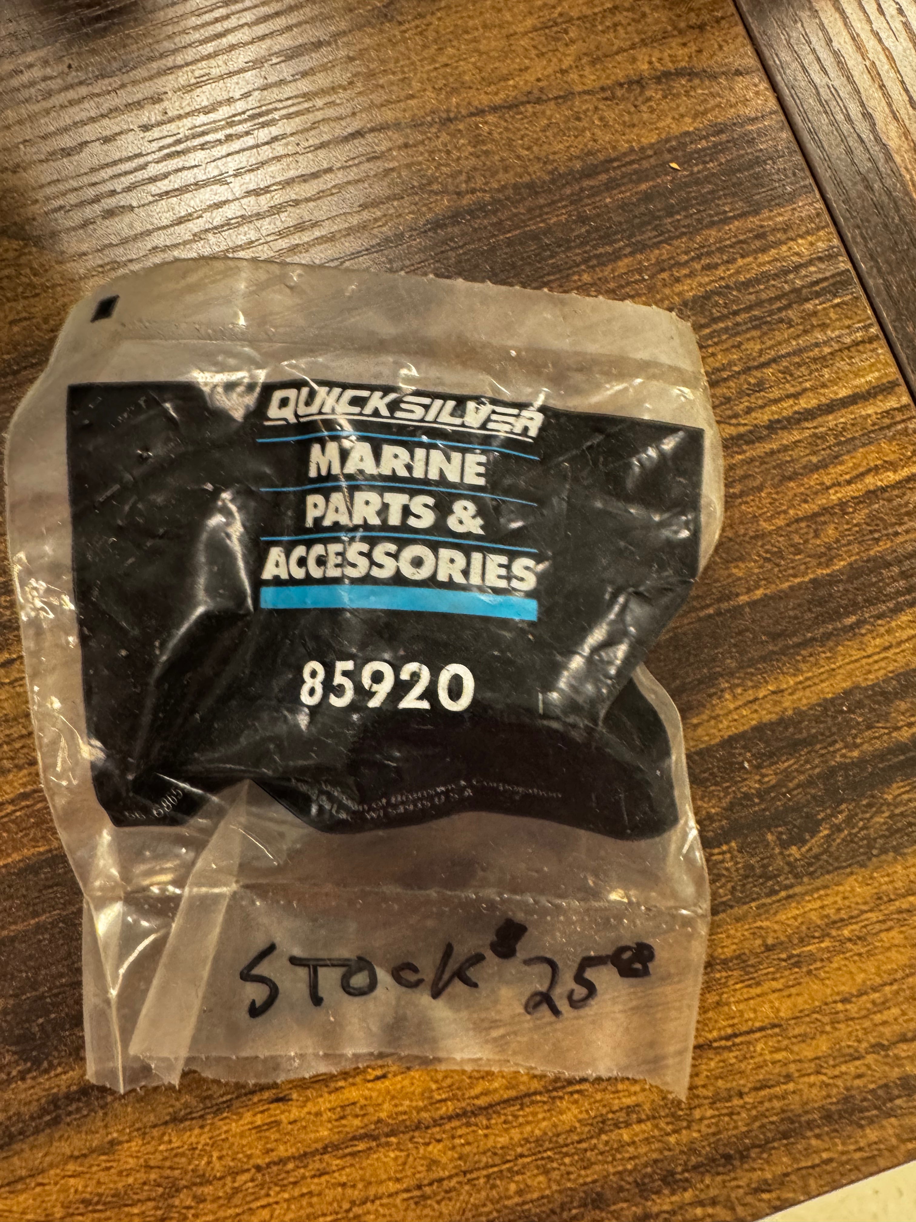 THERMOSTAT COVER 85920